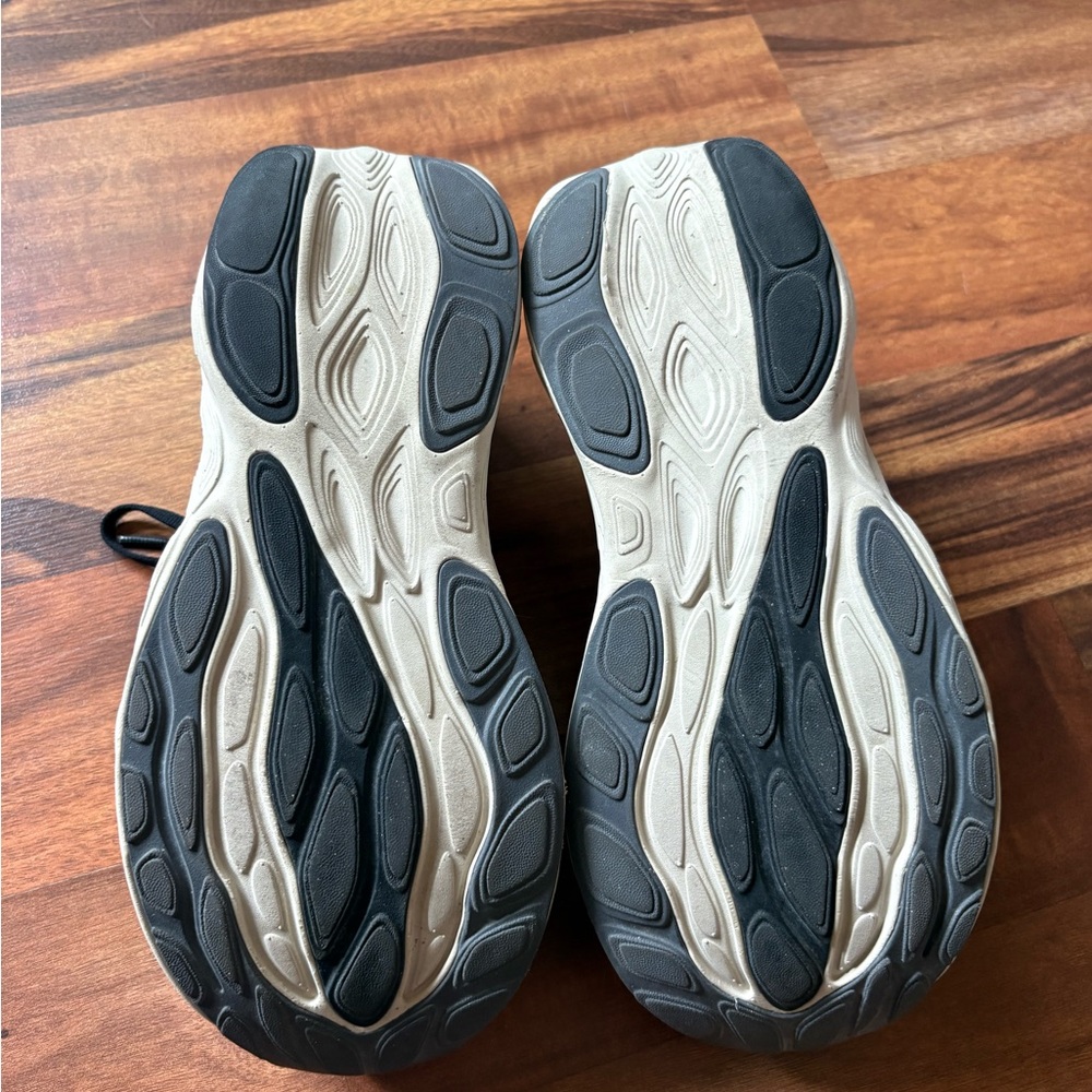 New Balance 1080 - Picture 4 of 6